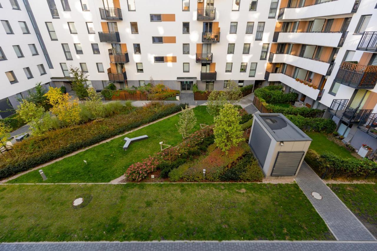 Warsaw Ulrychow Apartment With Parking By Renters Exterior photo